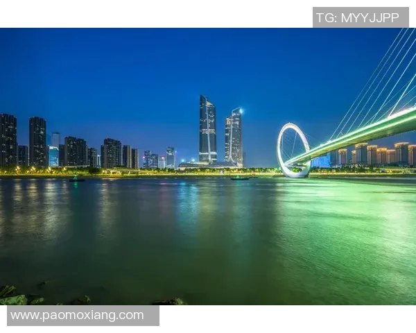 步行者视角下的城市探索与发现:步行旅行的独特魅力与深度体验 步行者视角下的城市探索与发现:步行旅行的独特魅力与深度体验