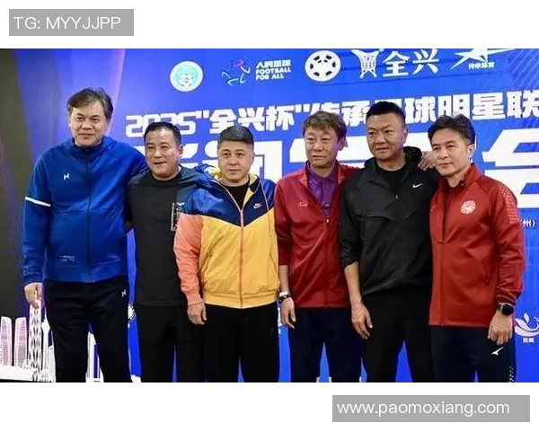 中国足球明星全景展示与成就回顾的精彩篇章 中国足球明星全景展示与成就回顾的精彩篇章